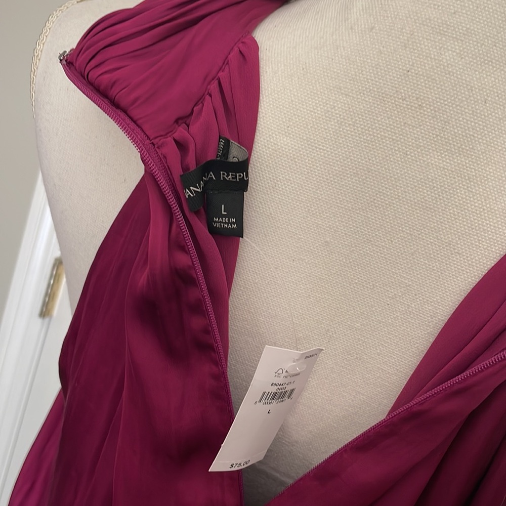 Banana Republic Women’s Blouse Top Fuschia Sleeveless Sz Large NWT - Picture 8 of 9